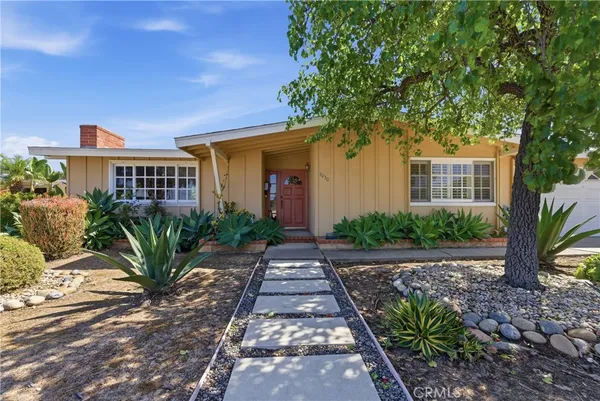 $1,549,500 | 3030 Samoa Place, Costa Mesa, CA 92626