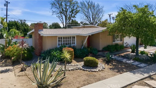 $1,549,500 | 3030 Samoa Place, Costa Mesa, CA 92626
