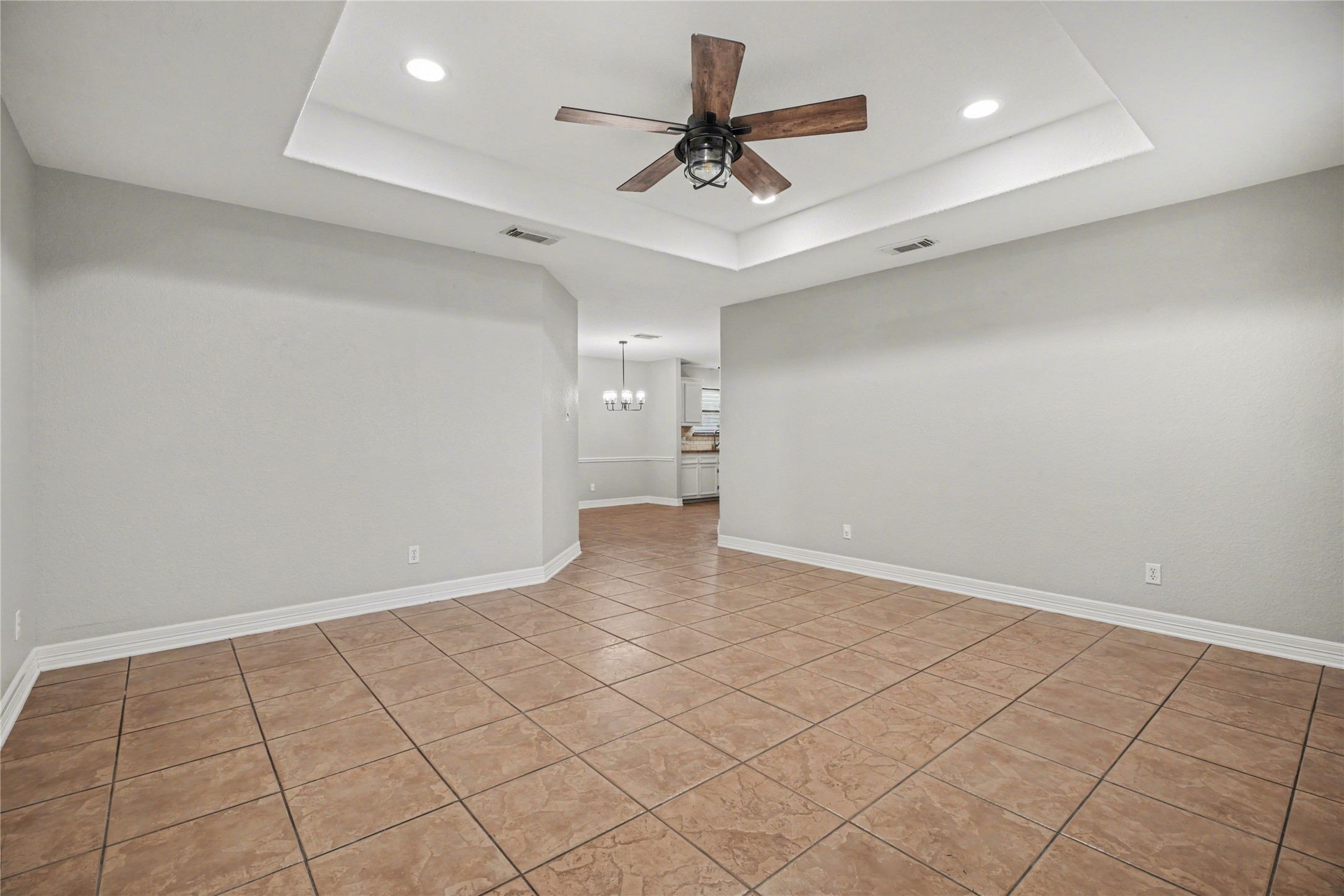 12431 9th Street Santa Fe, TX 77510 - Photo 8 of 18 a view of an empty room