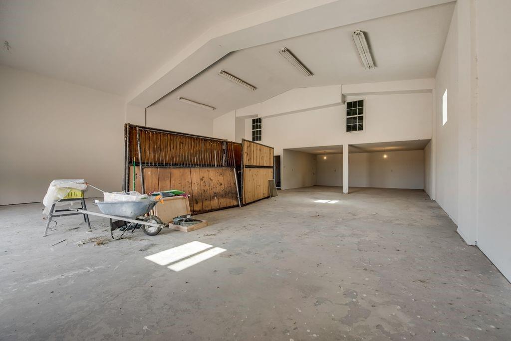 3330 Greathouse Road Waxahachie, TX 75167 - Photo 36 of 40 a view of a room with gym equipment