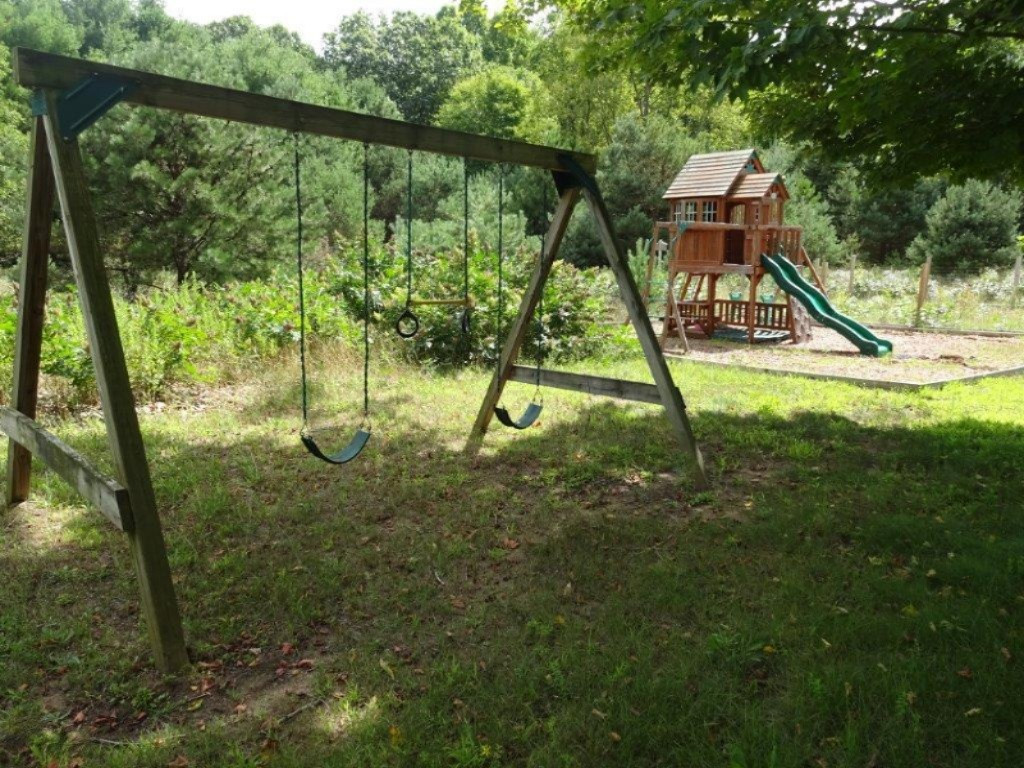 694 North Stiles Road Ludington, MI 49431 - Photo 48 of 50 Swingset
