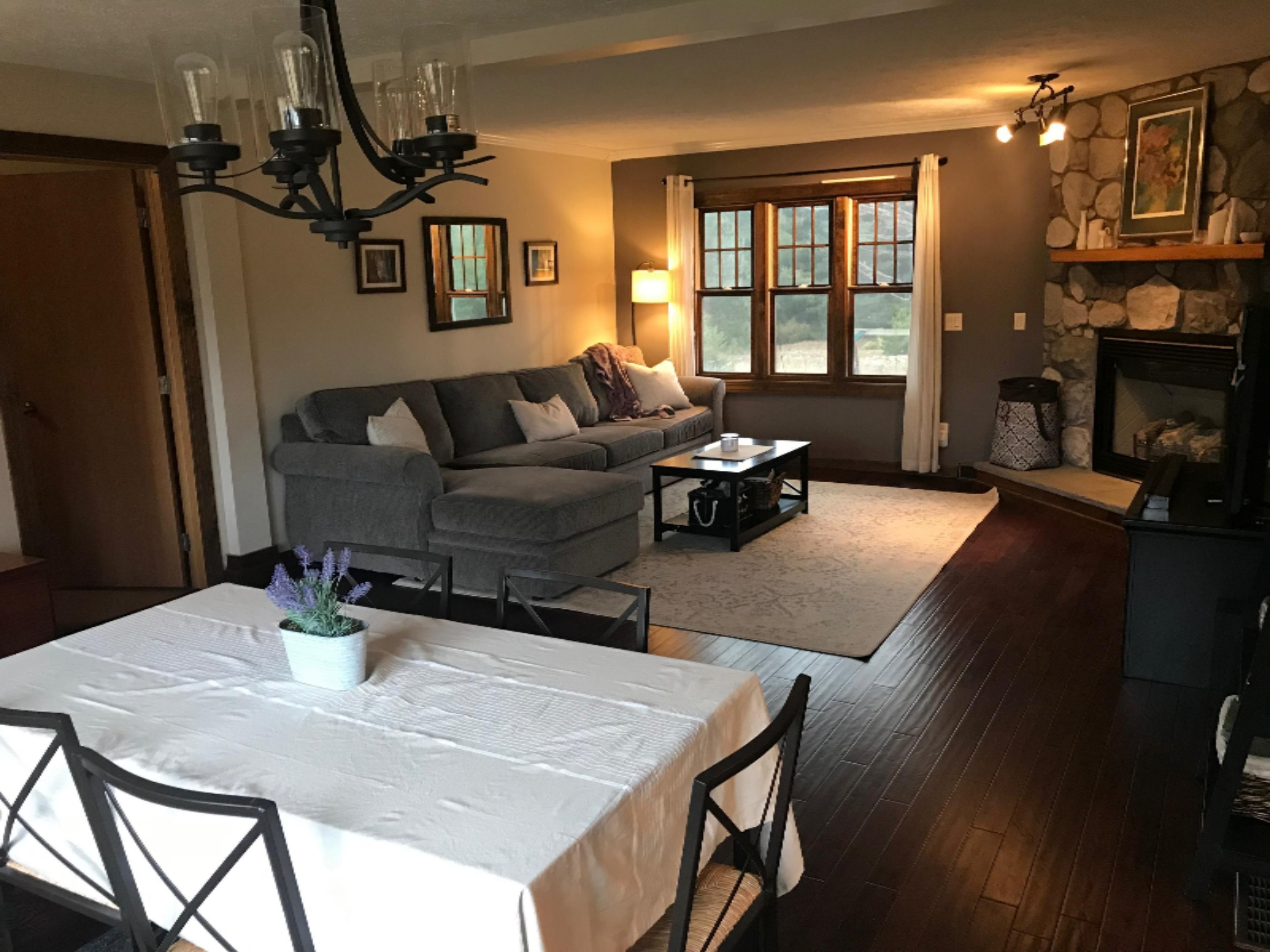 694 North Stiles Road Ludington, MI 49431 - Photo 10 of 50 Dining & Family (2)