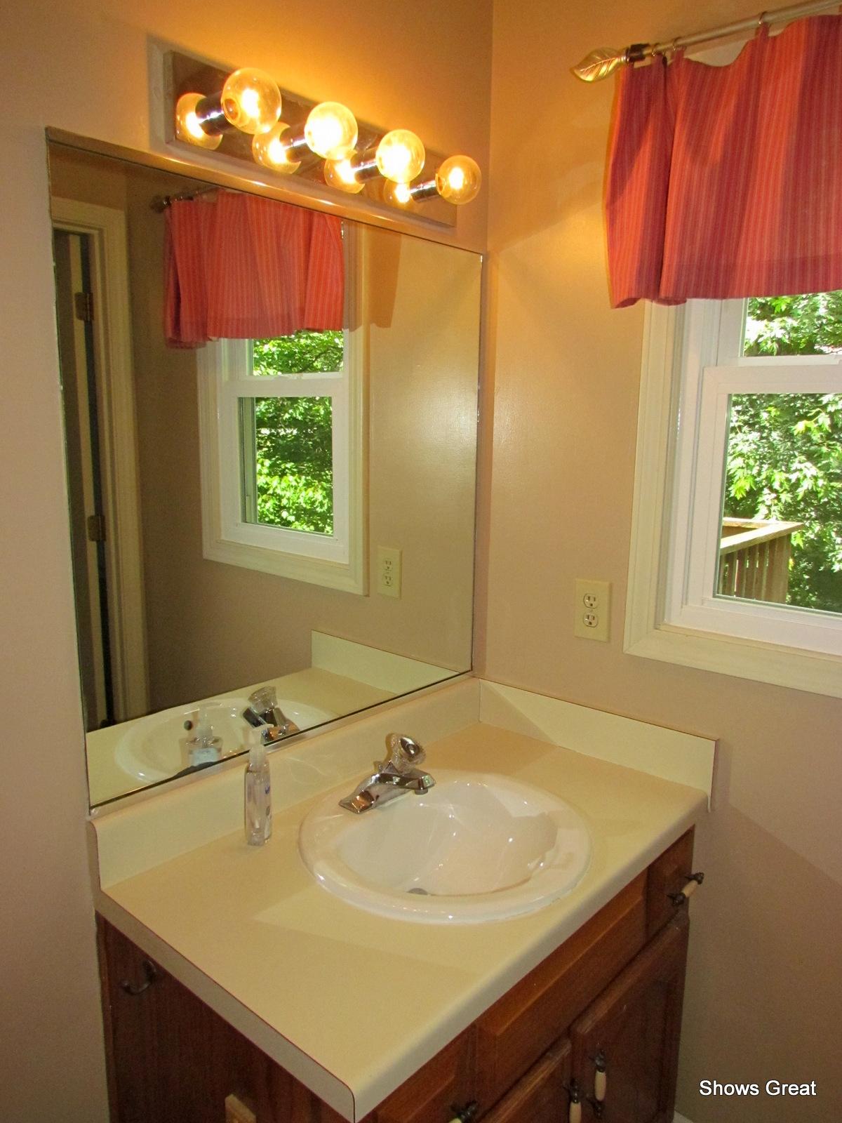 8513 Barrens Road Roanoke, VA 24019 - Photo 12 of 45 Entry level 1/2 bath