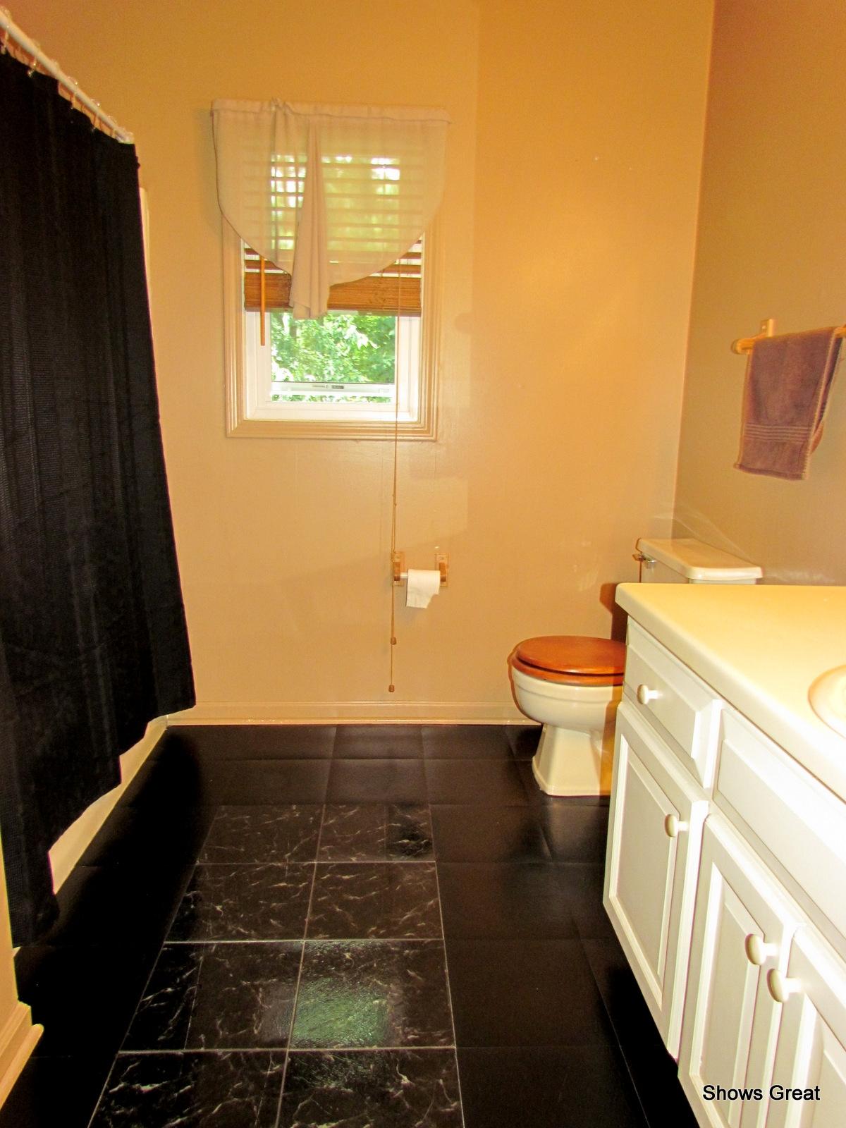 8513 Barrens Road Roanoke, VA 24019 - Photo 31 of 45 Upper level bathroom