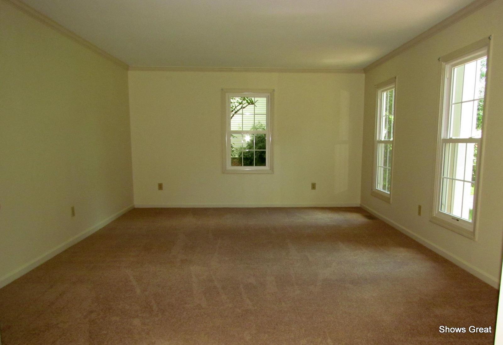 8513 Barrens Road Roanoke, VA 24019 - Photo 7 of 45 Living Room