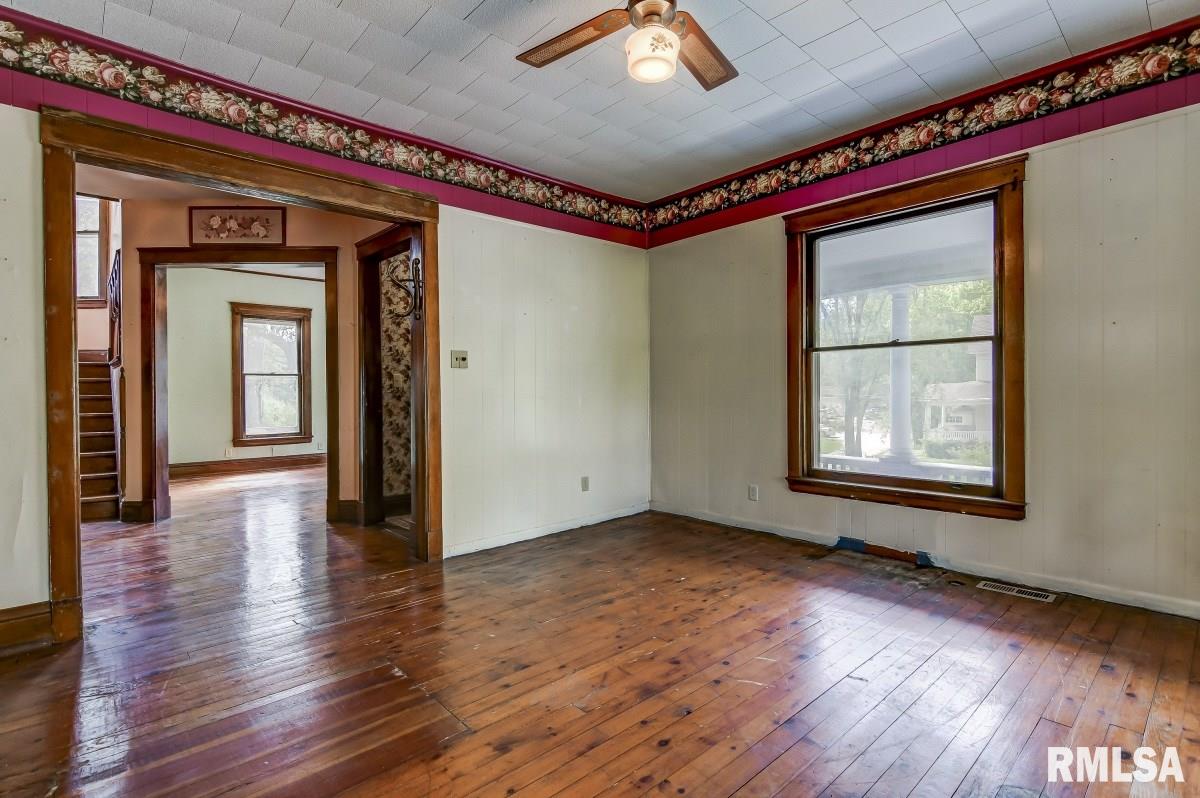 317 West Sheridan Road Petersburg, IL 62675 - Photo 3 of 43 Gallery Image 3