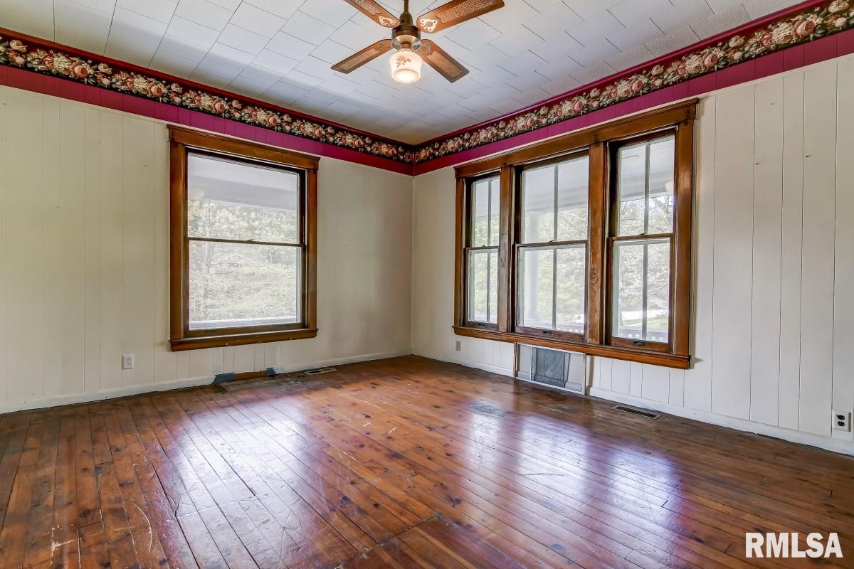317 West Sheridan Road Petersburg, IL 62675 - Photo 4 of 43 Gallery Image 4