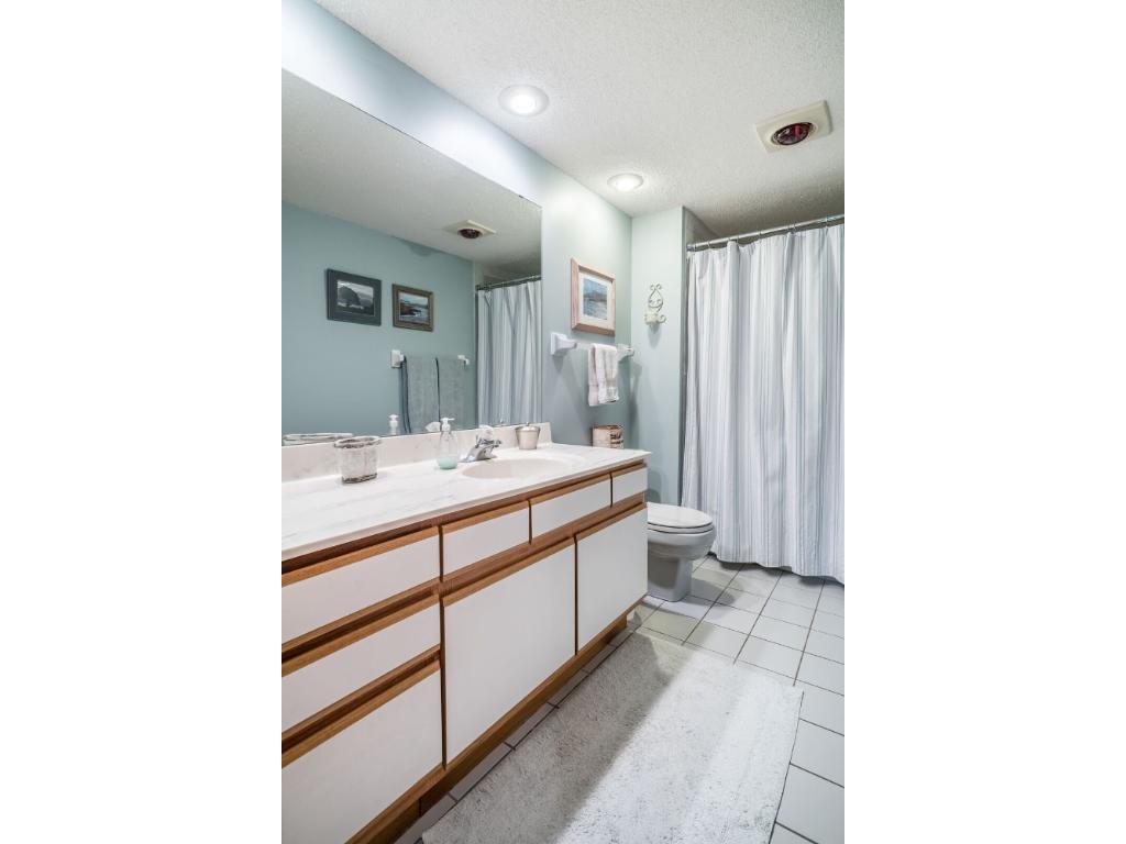 8108 Oakmere Road Bloomington, MN 55438 - Photo 14 of 22