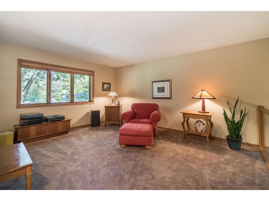 8108 Oakmere Road Bloomington, MN 55438 - Photo 10 of 22