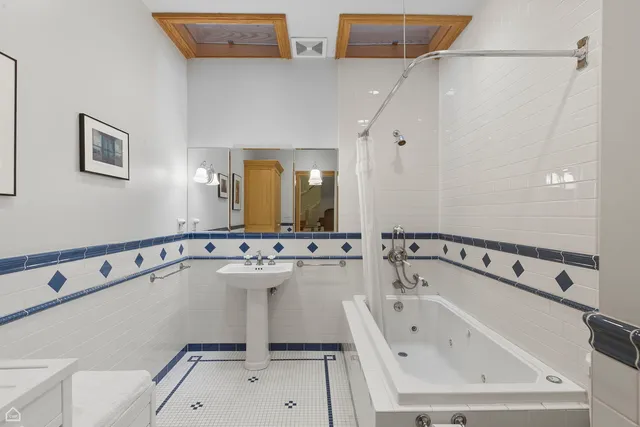 $1,850,000 | 5611 South Kenwood Avenue, Chicago, IL 60637