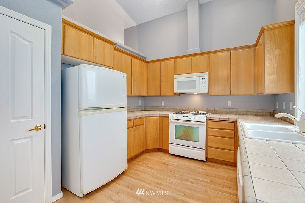 2944 Northwest 8th Way Camas, WA 98607 - Photo 6 of 25 Gallery Image 6