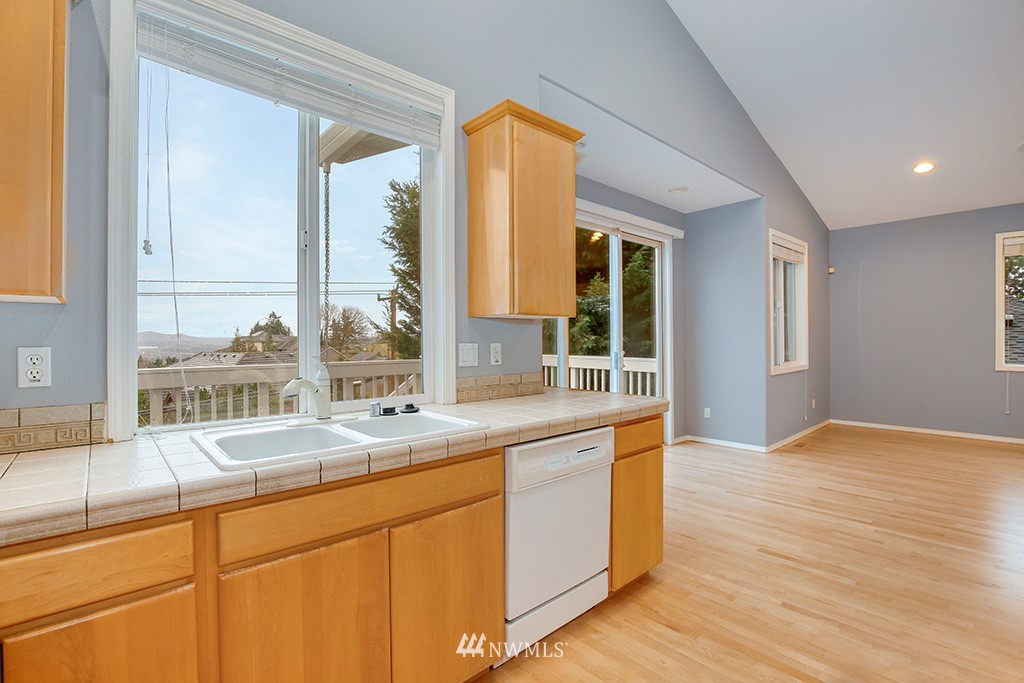 2944 Northwest 8th Way Camas, WA 98607 - Photo 7 of 25 Gallery Image 7