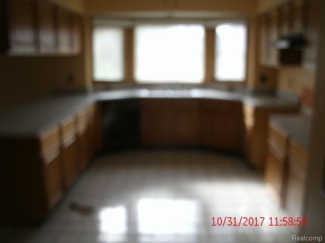 53442 Dequindre Road Utica, MI 48316 - Photo 8 of 30