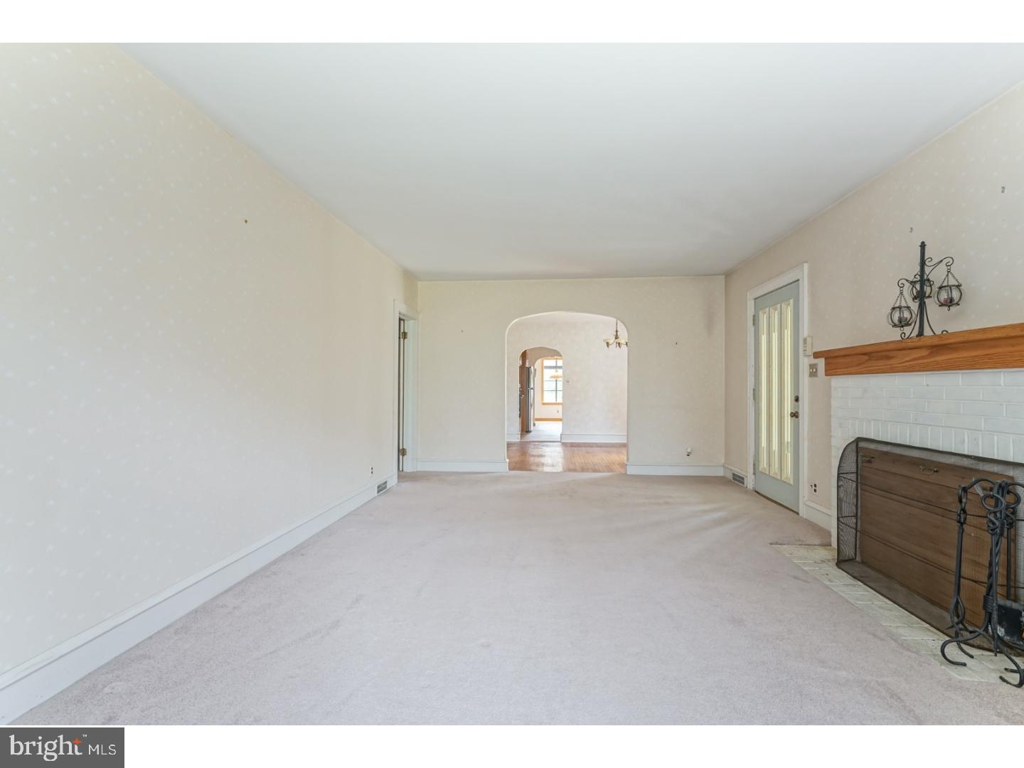 797 Lambs Road Pitman, NJ 08071 - Photo 5 of 25 Living Room