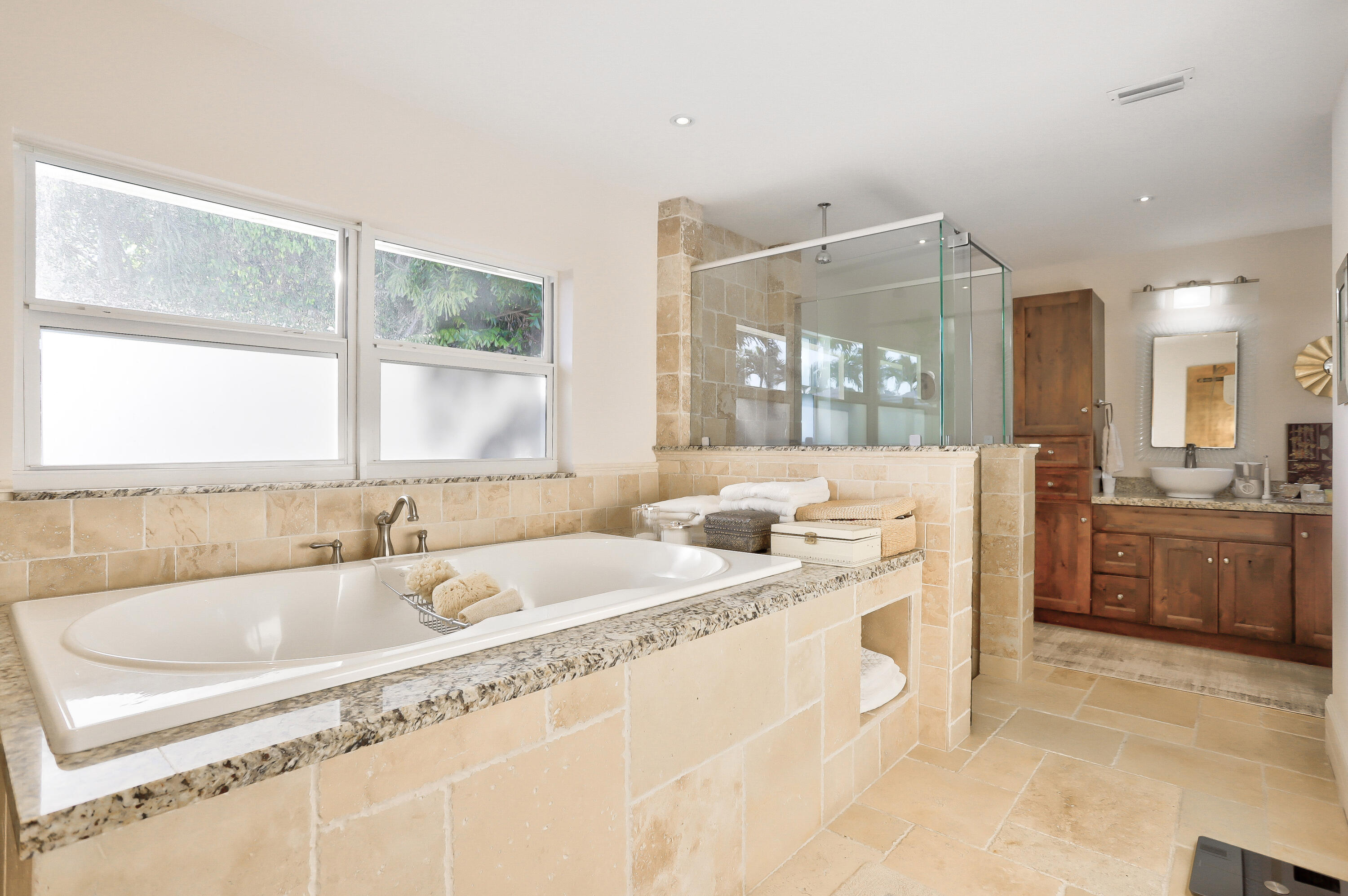 835 Canary Walk Delray Beach, FL 33483 - Photo 40 of 42 IMG_4729_30_31_32_33