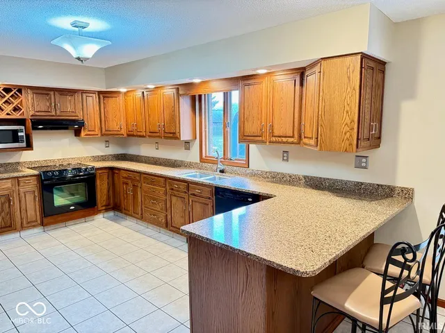 $399,000 | 3901 West Allen Court, Muncie, IN 47304