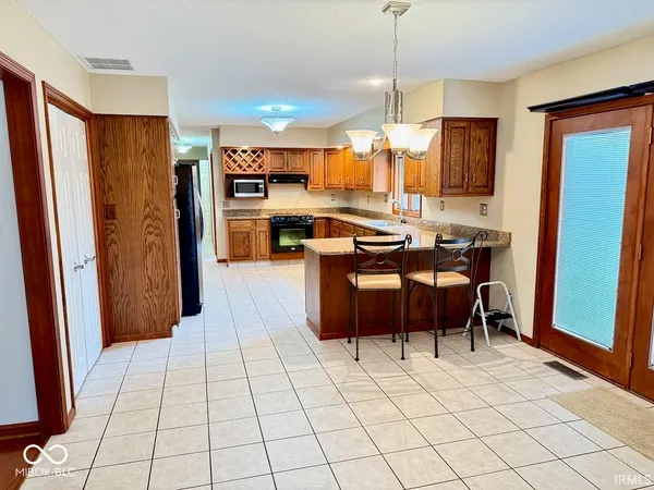 $399,000 | 3901 West Allen Court, Muncie, IN 47304