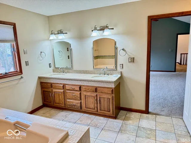 $399,000 | 3901 West Allen Court, Muncie, IN 47304