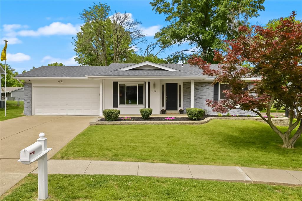 575 Goldwood Drive Ballwin, MO 63021 - Photo 2 of 33