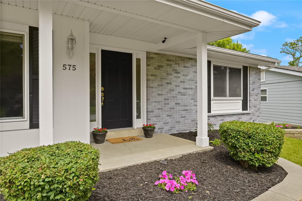 575 Goldwood Drive Ballwin, MO 63021 - Photo 3 of 33