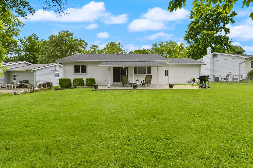 575 Goldwood Drive Ballwin, MO 63021 - Photo 9 of 33