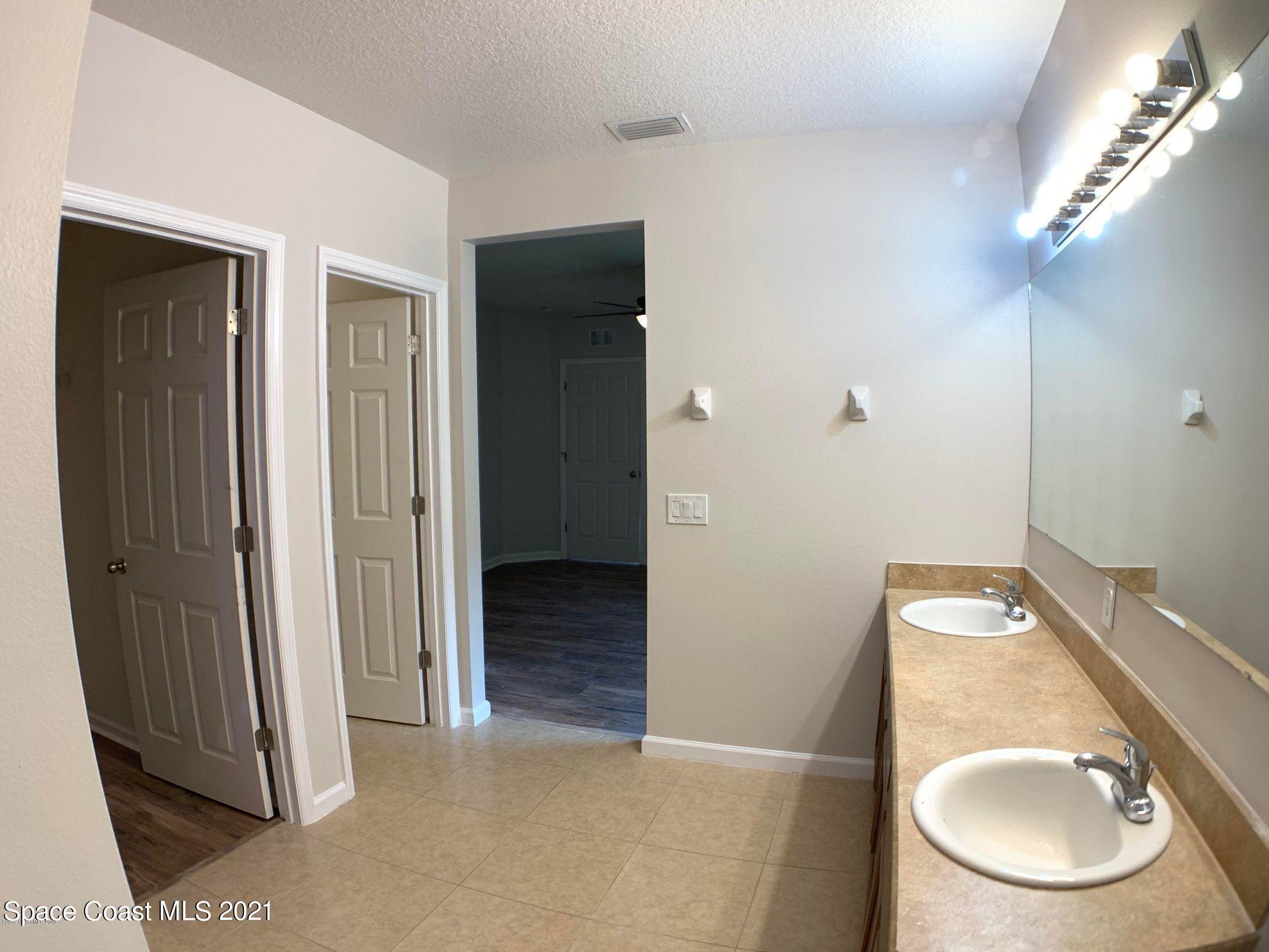 5230 Extravagant Court Cocoa, FL 32926 - Photo 19 of 30 Master Bathroom