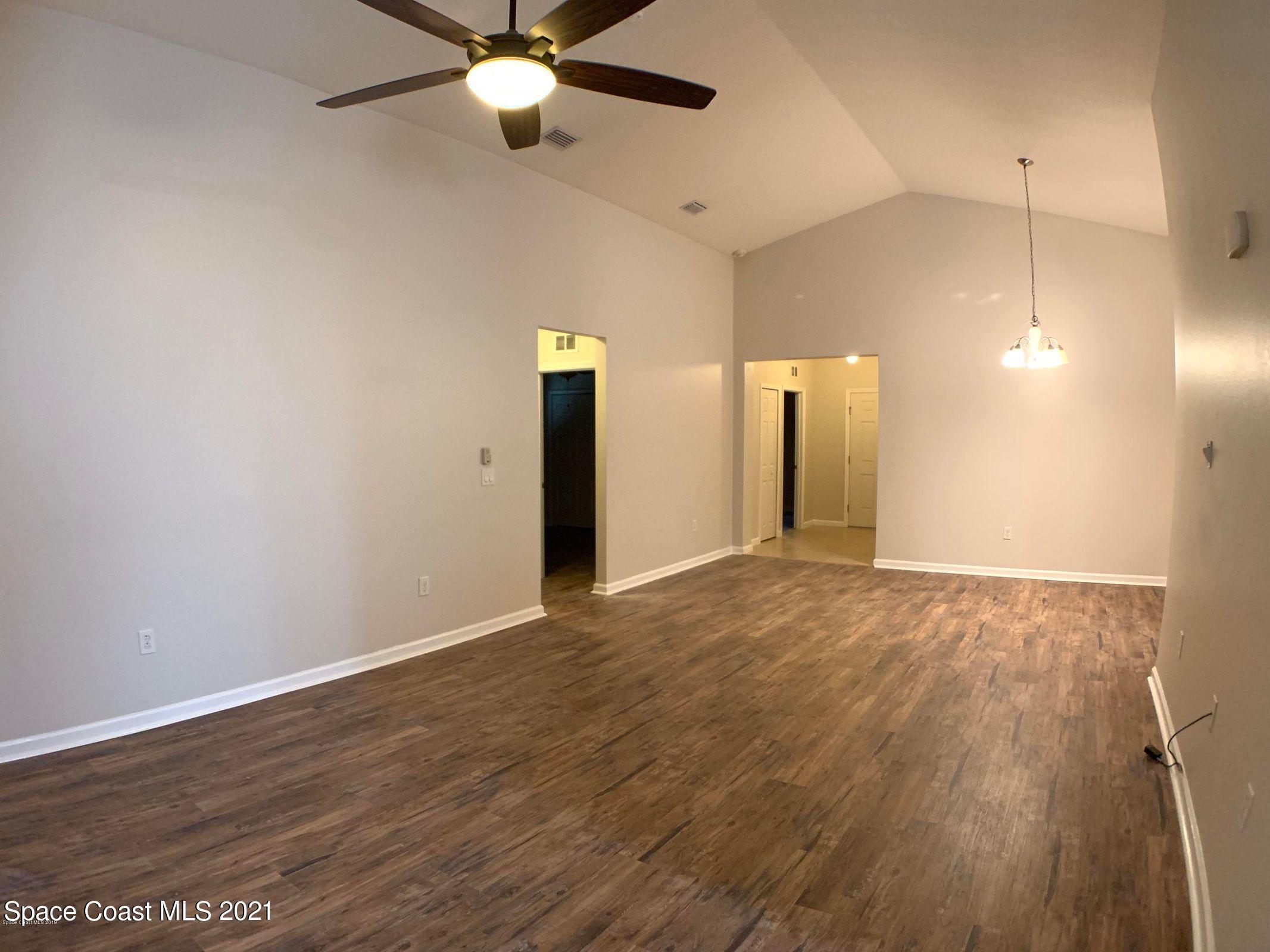 5230 Extravagant Court Cocoa, FL 32926 - Photo 5 of 30 Living Room