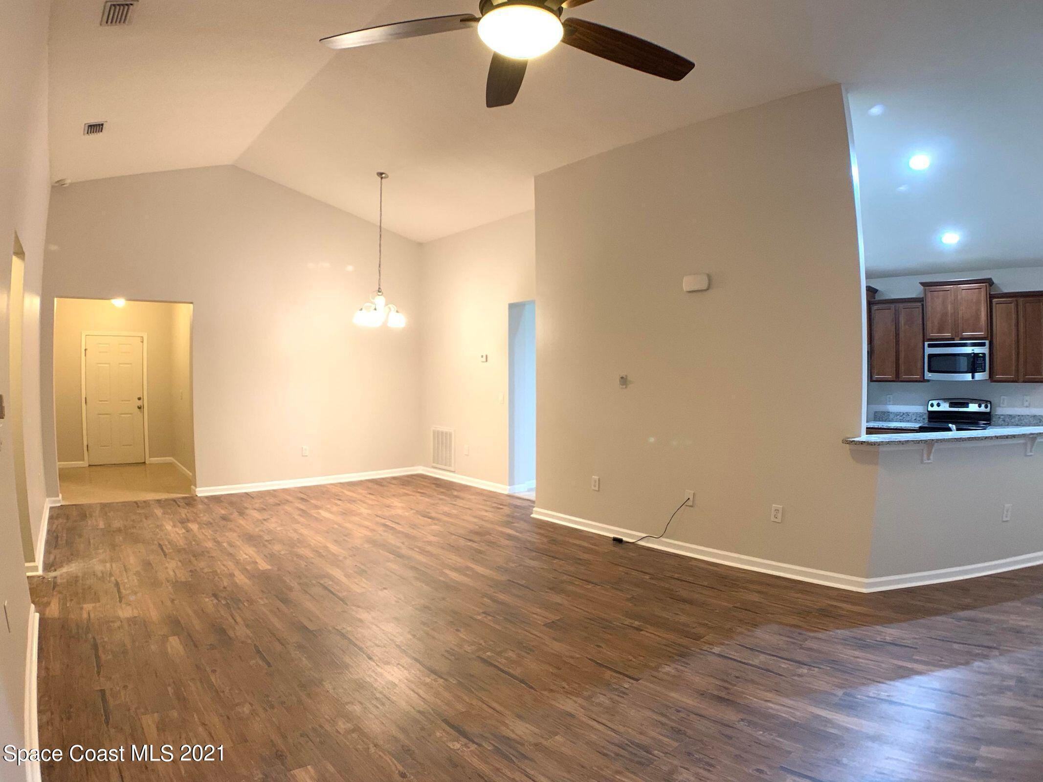 5230 Extravagant Court Cocoa, FL 32926 - Photo 6 of 30 Living Room