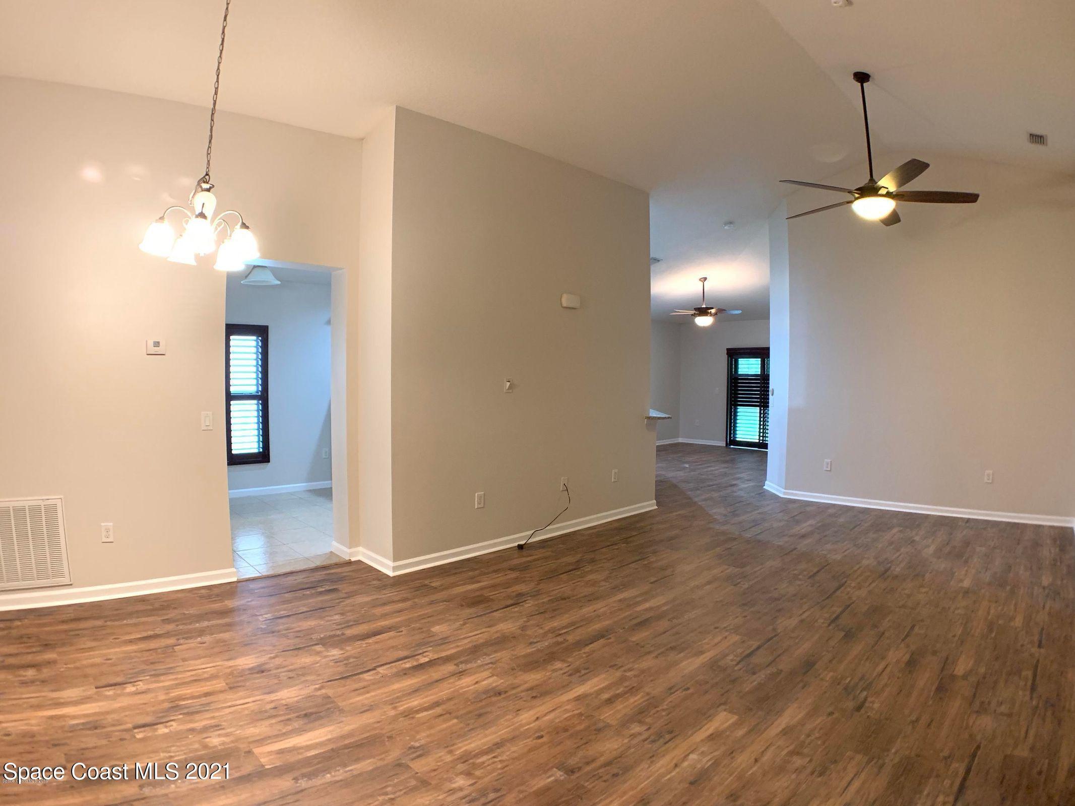5230 Extravagant Court Cocoa, FL 32926 - Photo 7 of 30 Living Room