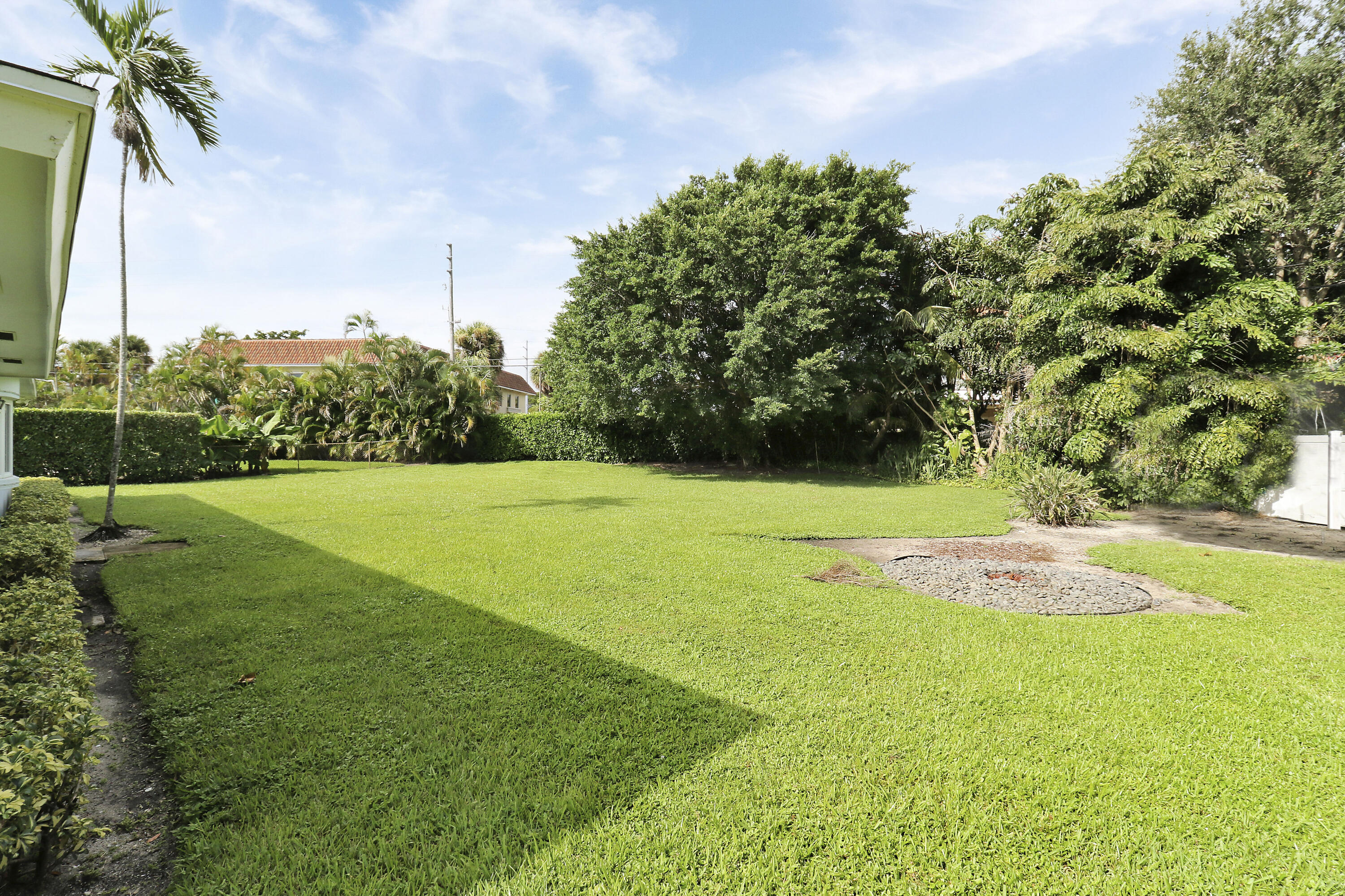 749 Cruiser Road North North Palm Beach, FL 33408 - Photo 30 of 46 a view of a garden
