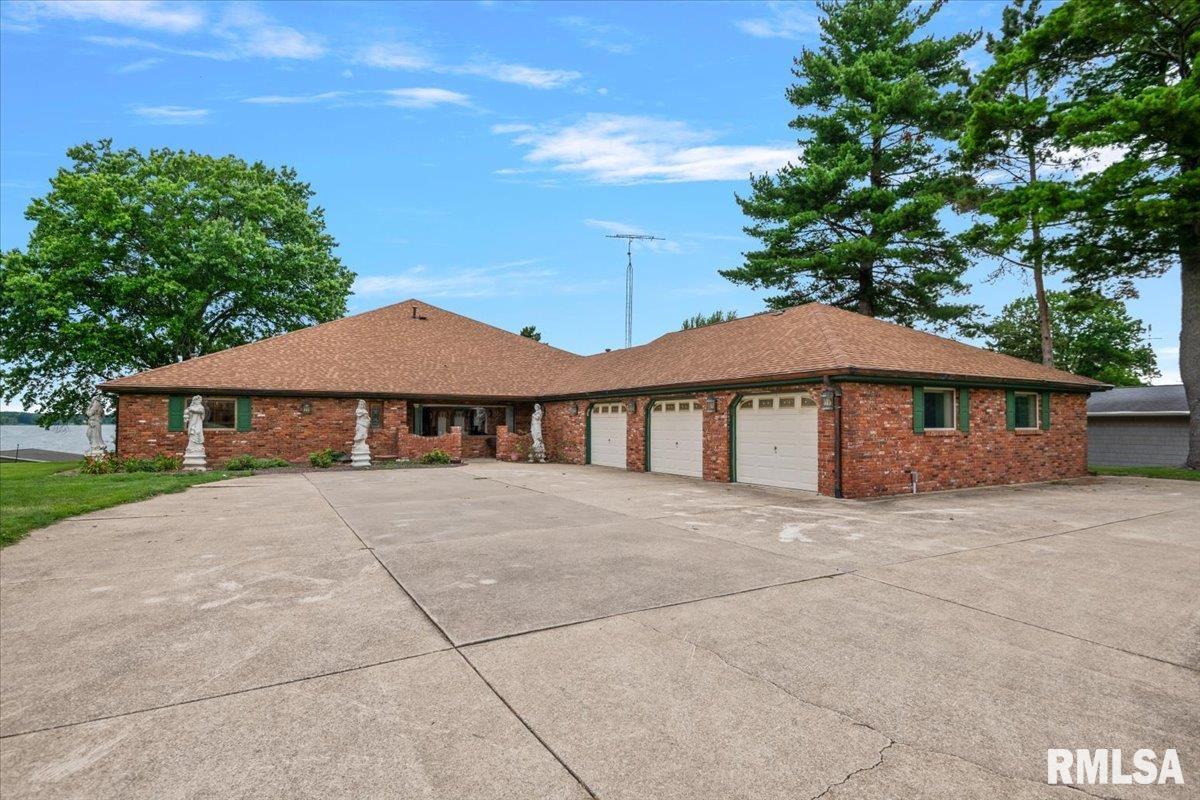 1013 East Lake Shore Drive Springfield, IL 62712 - Photo 1 of 82