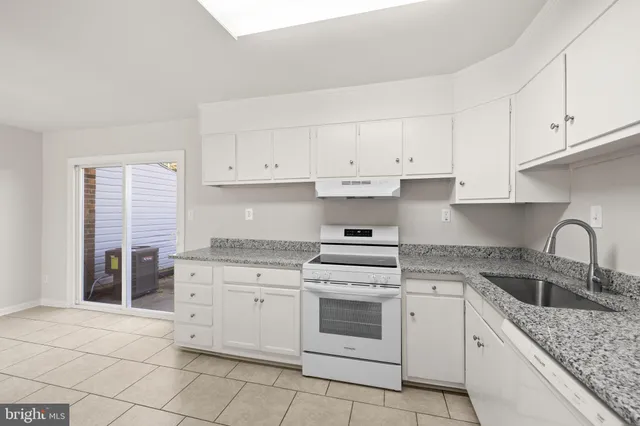 $279,900 | 129 Hickok Circle, Fredericksburg, VA 22401