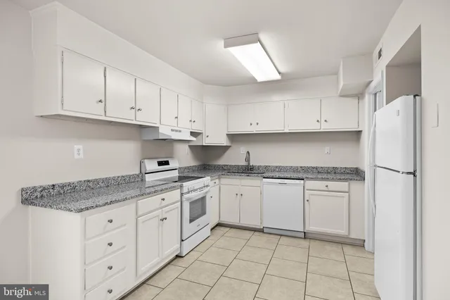 $279,900 | 129 Hickok Circle, Fredericksburg, VA 22401