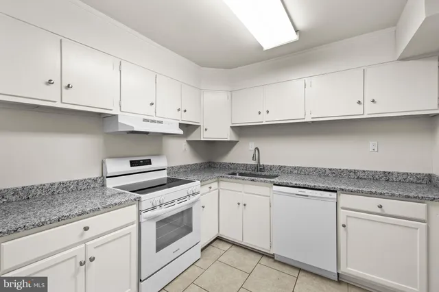 $279,900 | 129 Hickok Circle, Fredericksburg, VA 22401