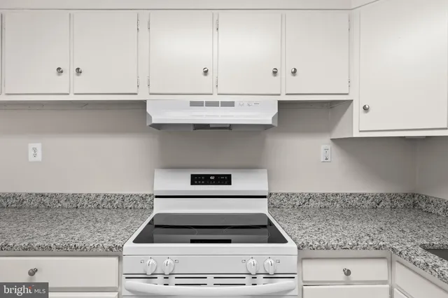 $279,900 | 129 Hickok Circle, Fredericksburg, VA 22401