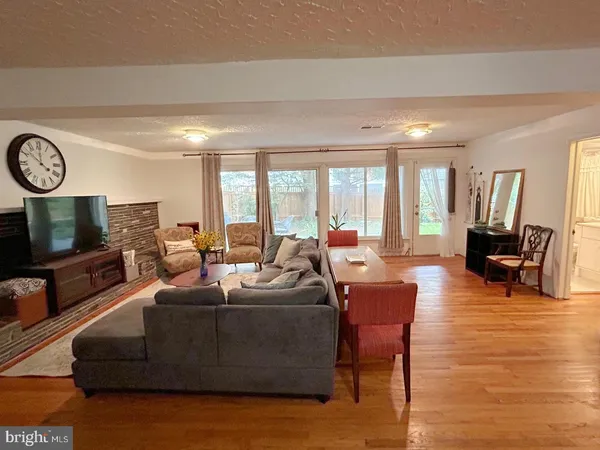 $1,800 | 4018 North Taylor Street, Arlington, VA 22207