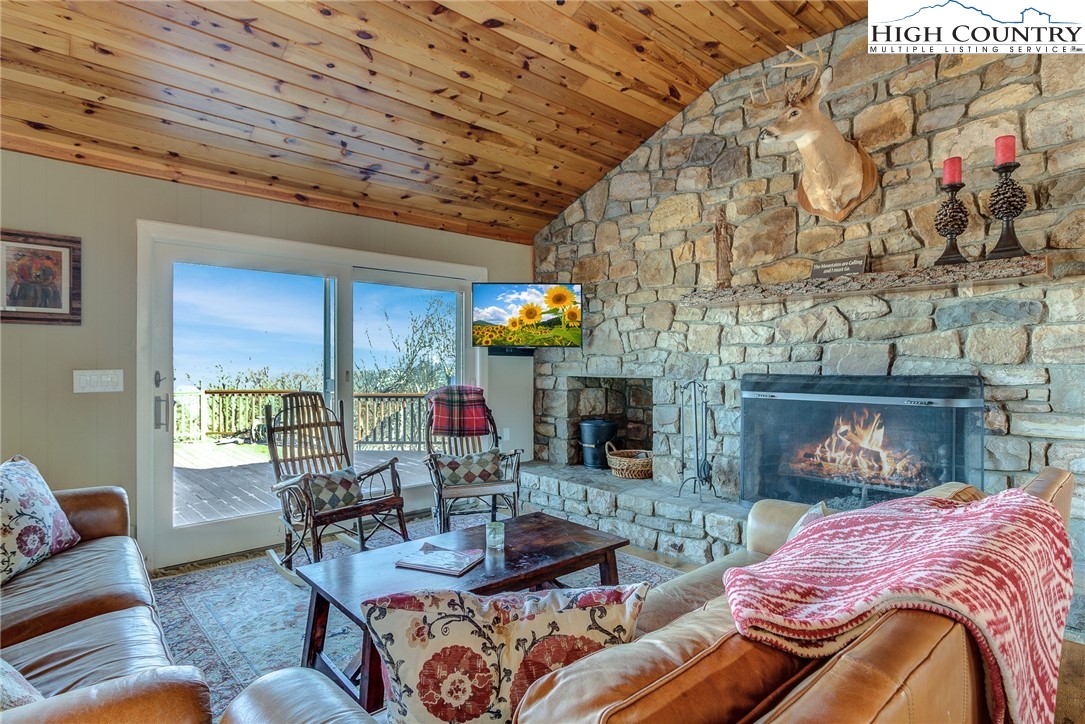 393 Rambling Road Blowing Rock, NC 28605 - Photo 8 of 39 Gallery Image 8