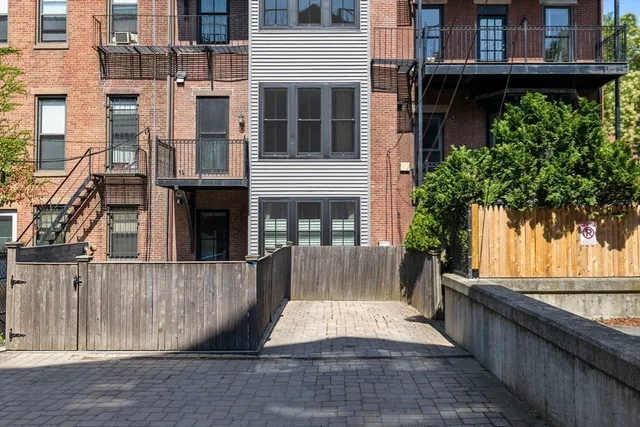 a view of a pathway of a house