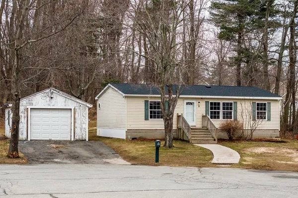 $399,000 | 9 True Lane, Seabrook, NH 03874