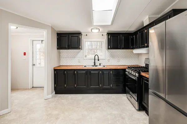 $399,000 | 9 True Lane, Seabrook, NH 03874