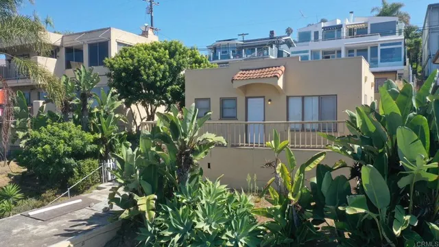 $2,100,000 | 2311 Montgomery Avenue, Cardiff-by-the-Sea, CA 92007