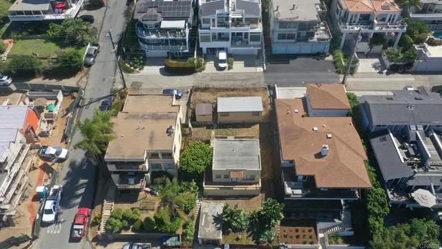 $2,100,000 | 2311 Montgomery Avenue, Cardiff-by-the-Sea, CA 92007