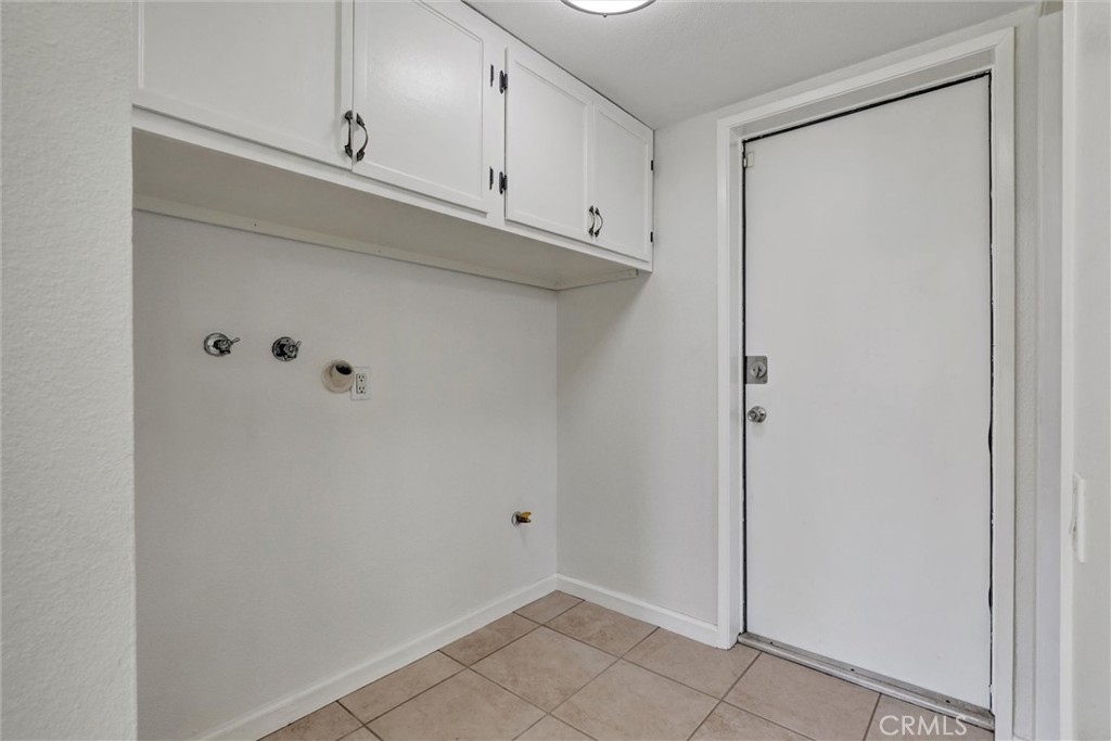 877 Wedgewood Court Rialto, CA 92376 - Photo 23 of 23 Laundry Room