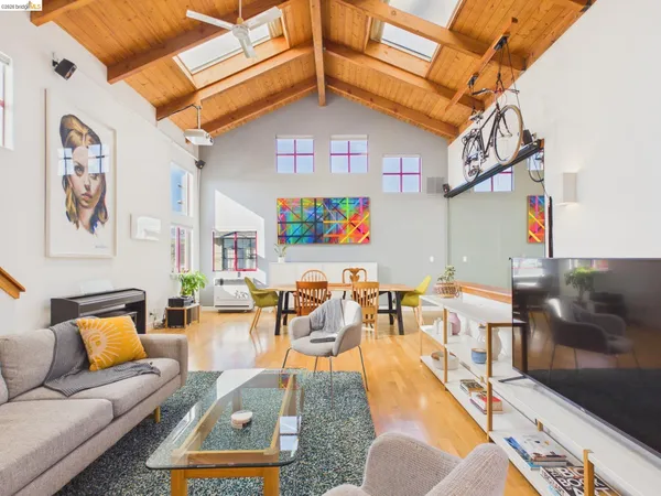 $729,000 | 2932 Filbert Street, Unit 2, Oakland, CA 94608