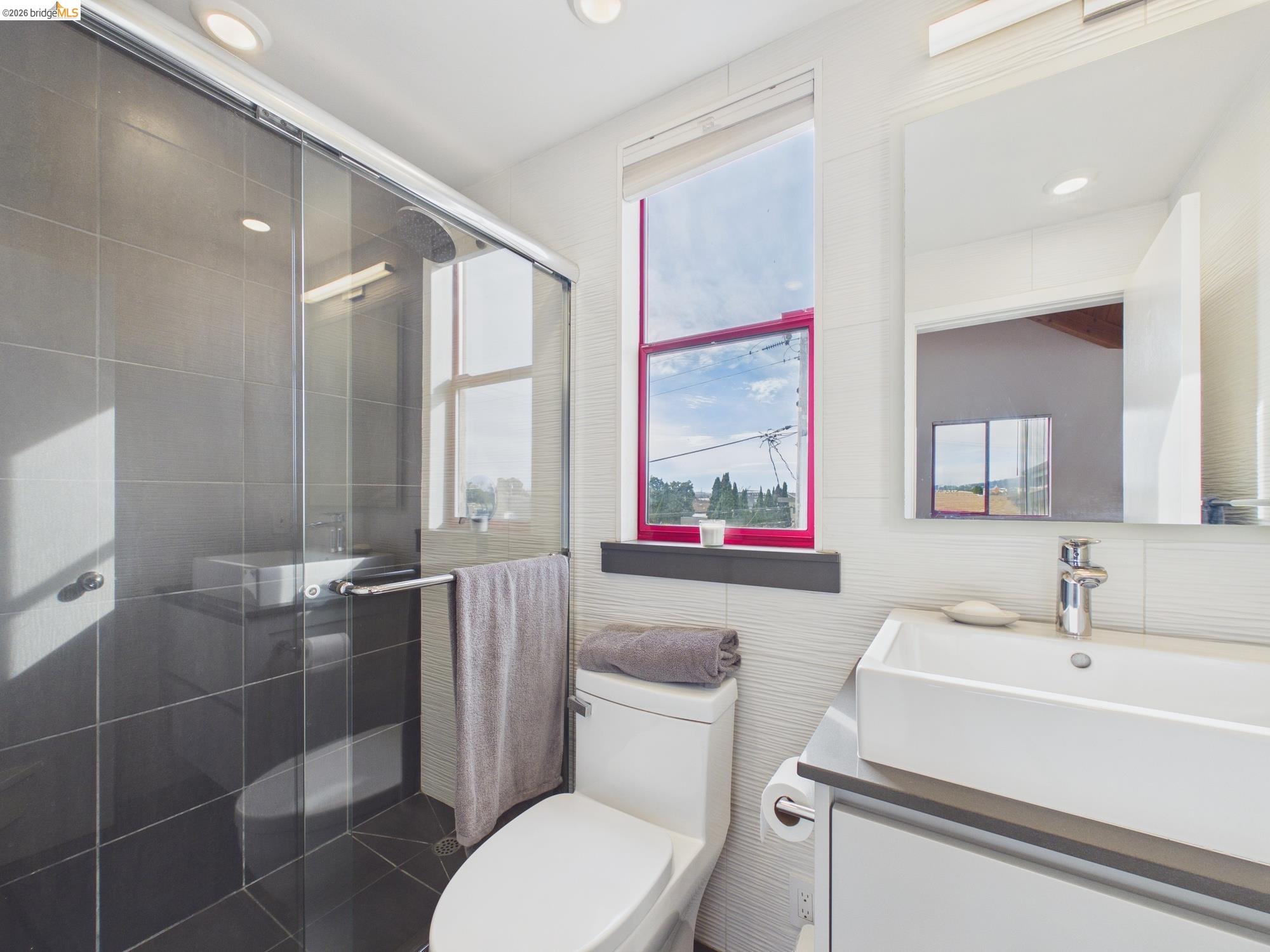 2932 Filbert Street, Unit 2 Oakland, CA 94608 - Photo 19 of 38