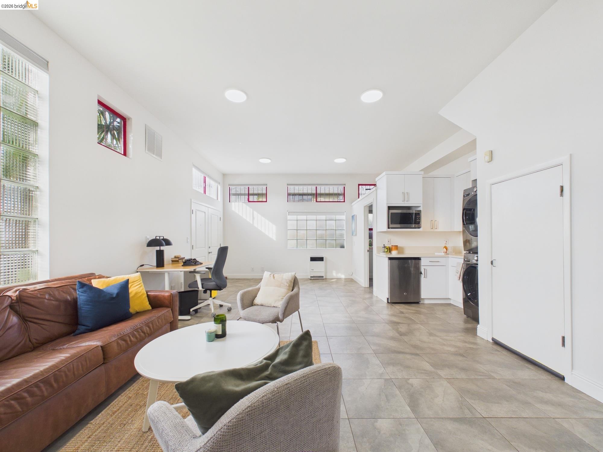 2932 Filbert Street, Unit 2 Oakland, CA 94608 - Photo 25 of 38