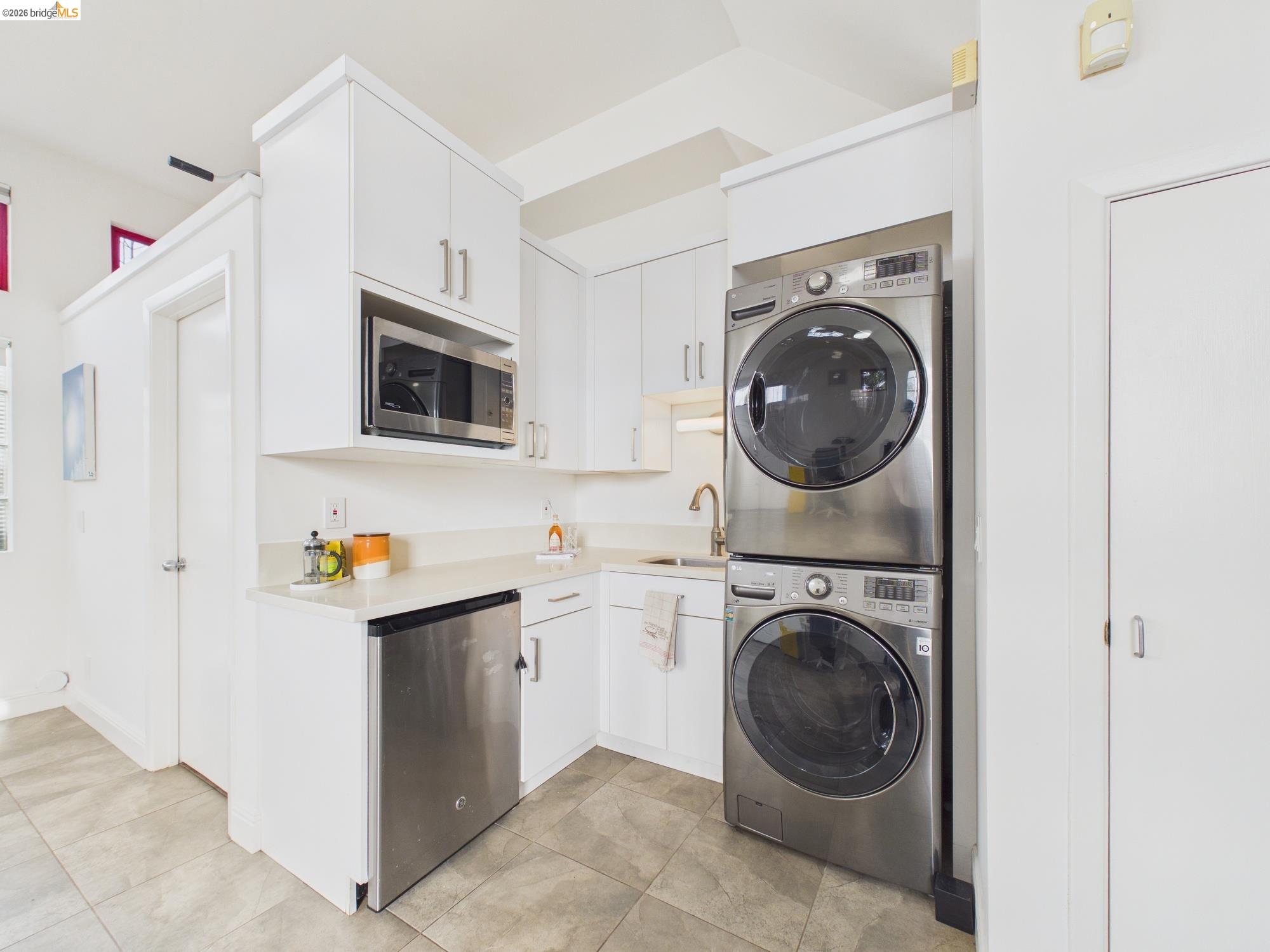 2932 Filbert Street, Unit 2 Oakland, CA 94608 - Photo 27 of 38