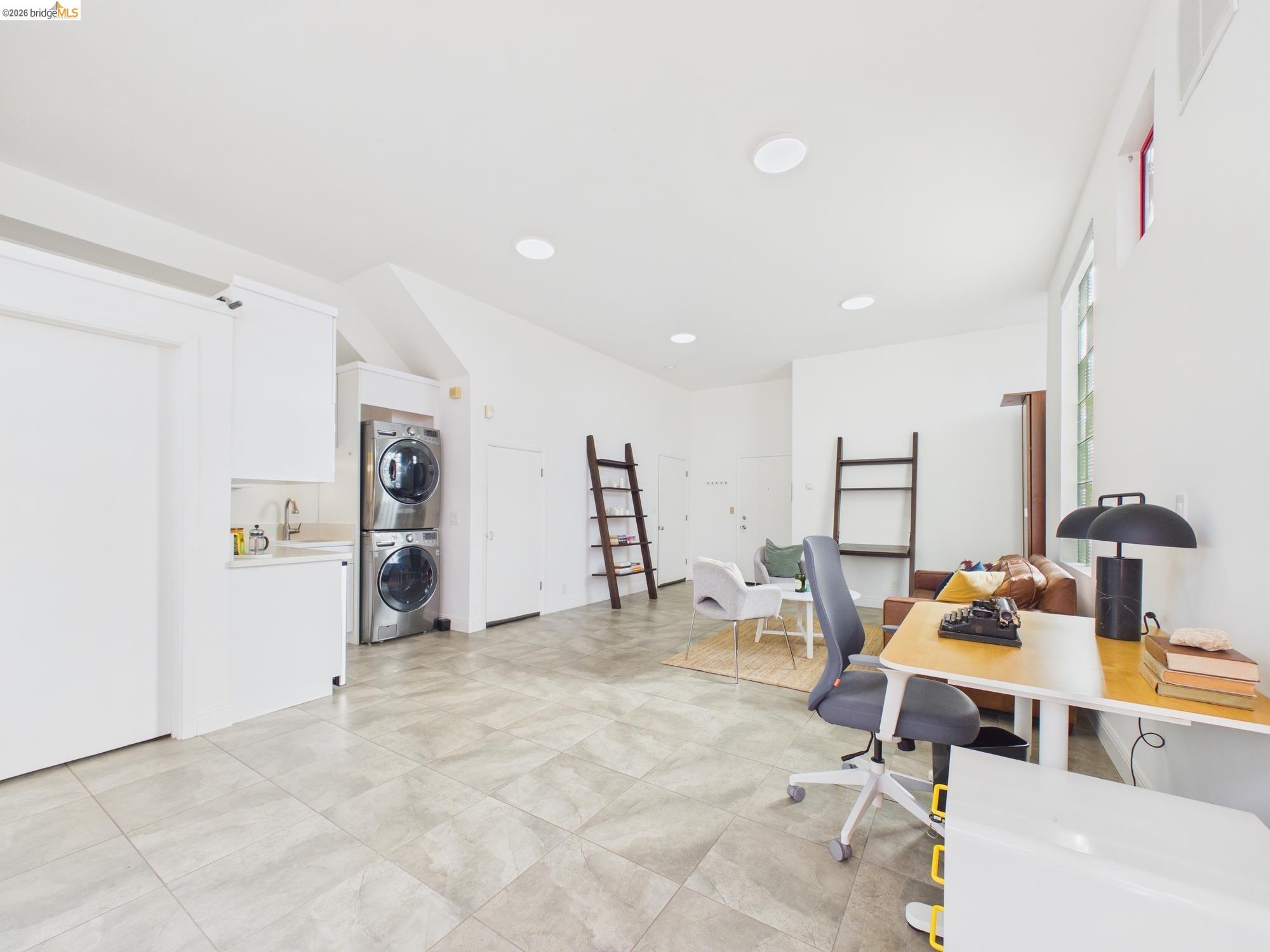 2932 Filbert Street, Unit 2 Oakland, CA 94608 - Photo 34 of 38