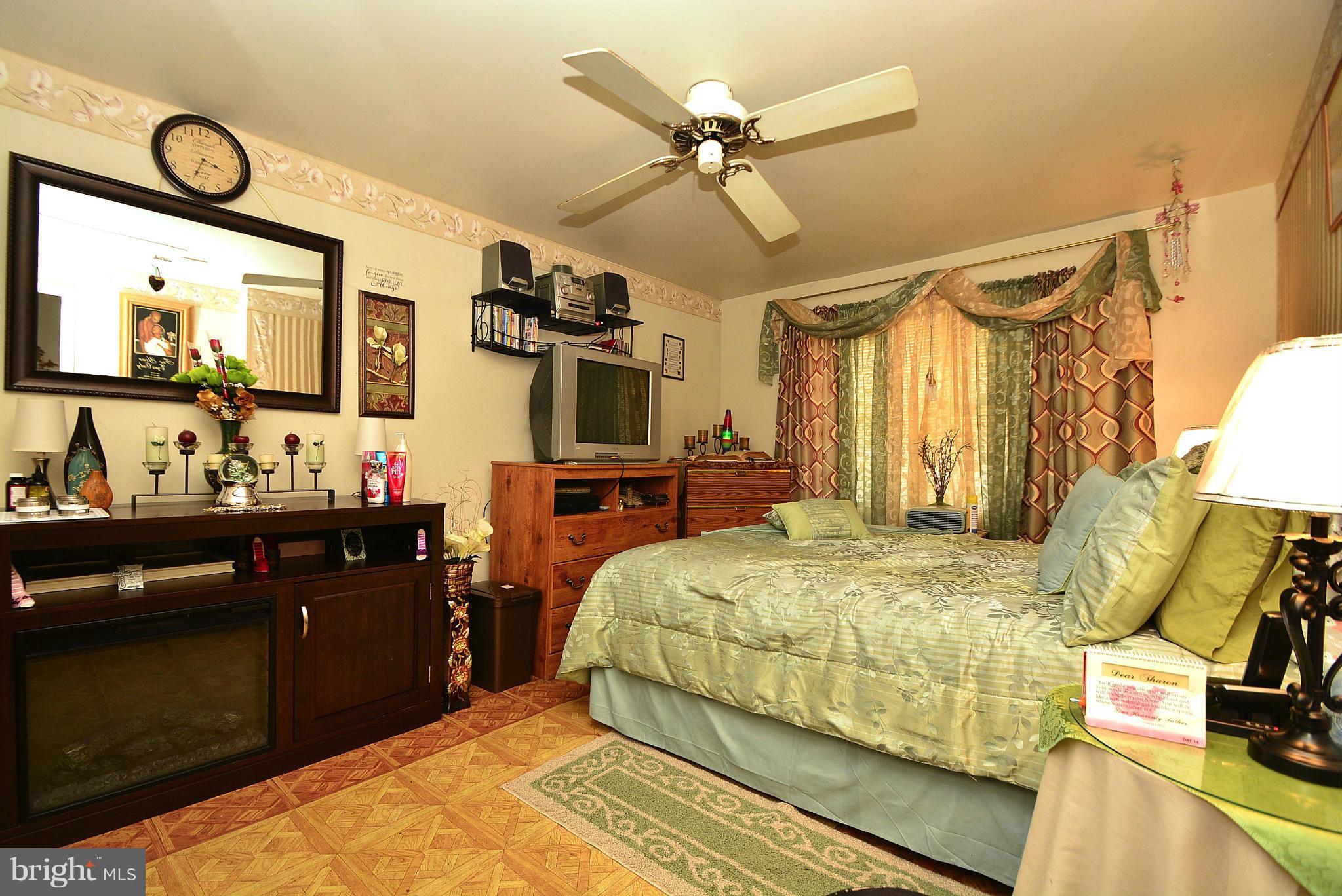 5649 Leiden Road Baltimore, MD 21206 - Photo 12 of 28 Bedroom (Master)