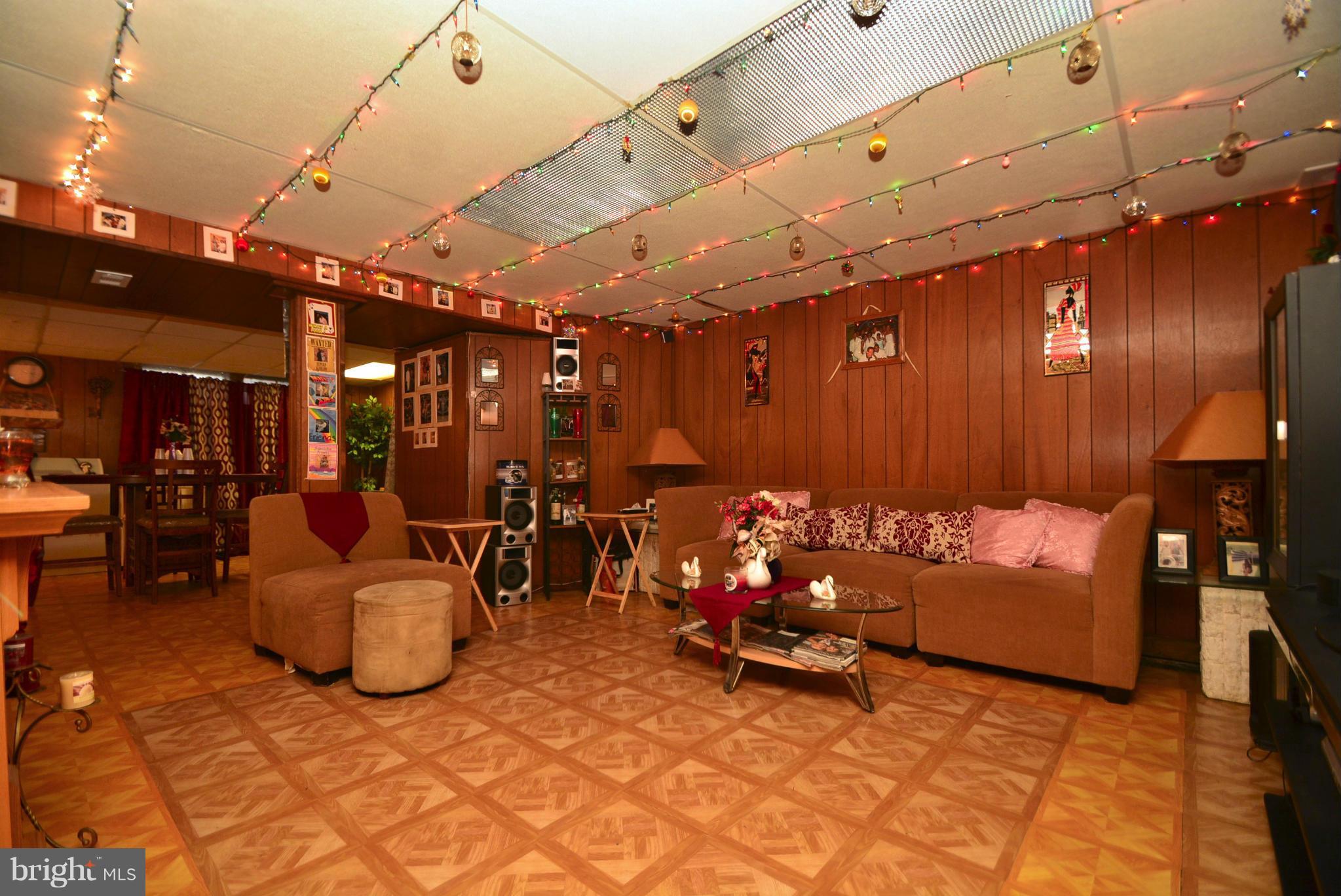 5649 Leiden Road Baltimore, MD 21206 - Photo 20 of 28 Family Room